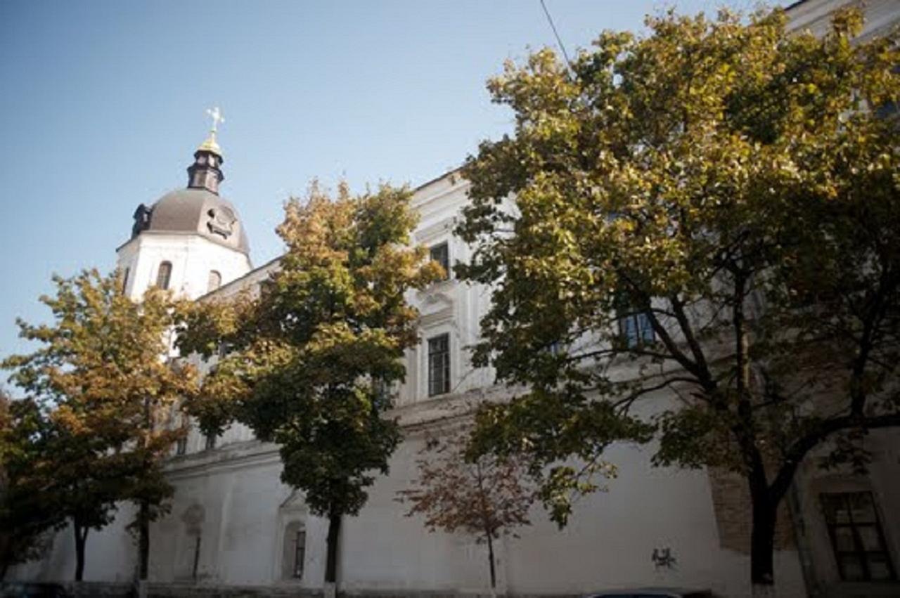 Podil Apart Near Poschtova Square History Center Киев Екстериор снимка