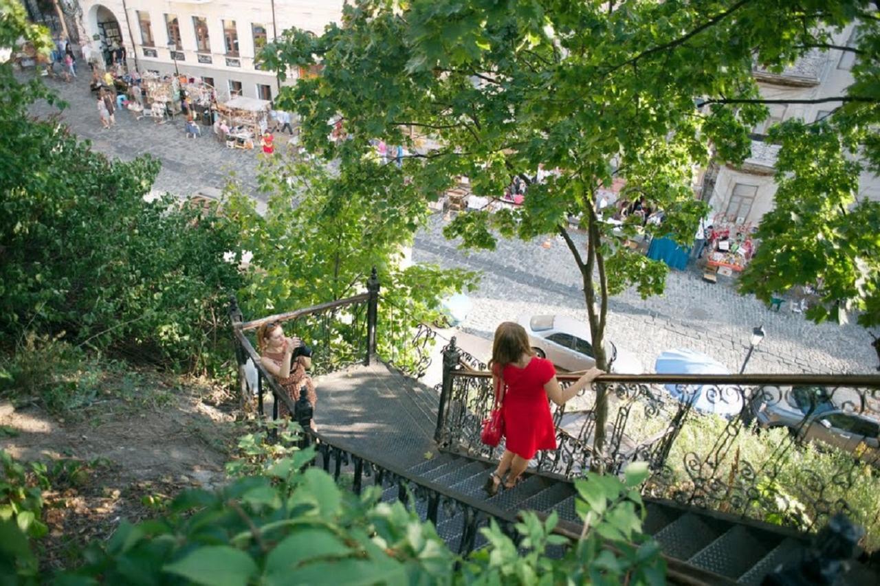 Podil Apart Near Poschtova Square History Center Киев Екстериор снимка