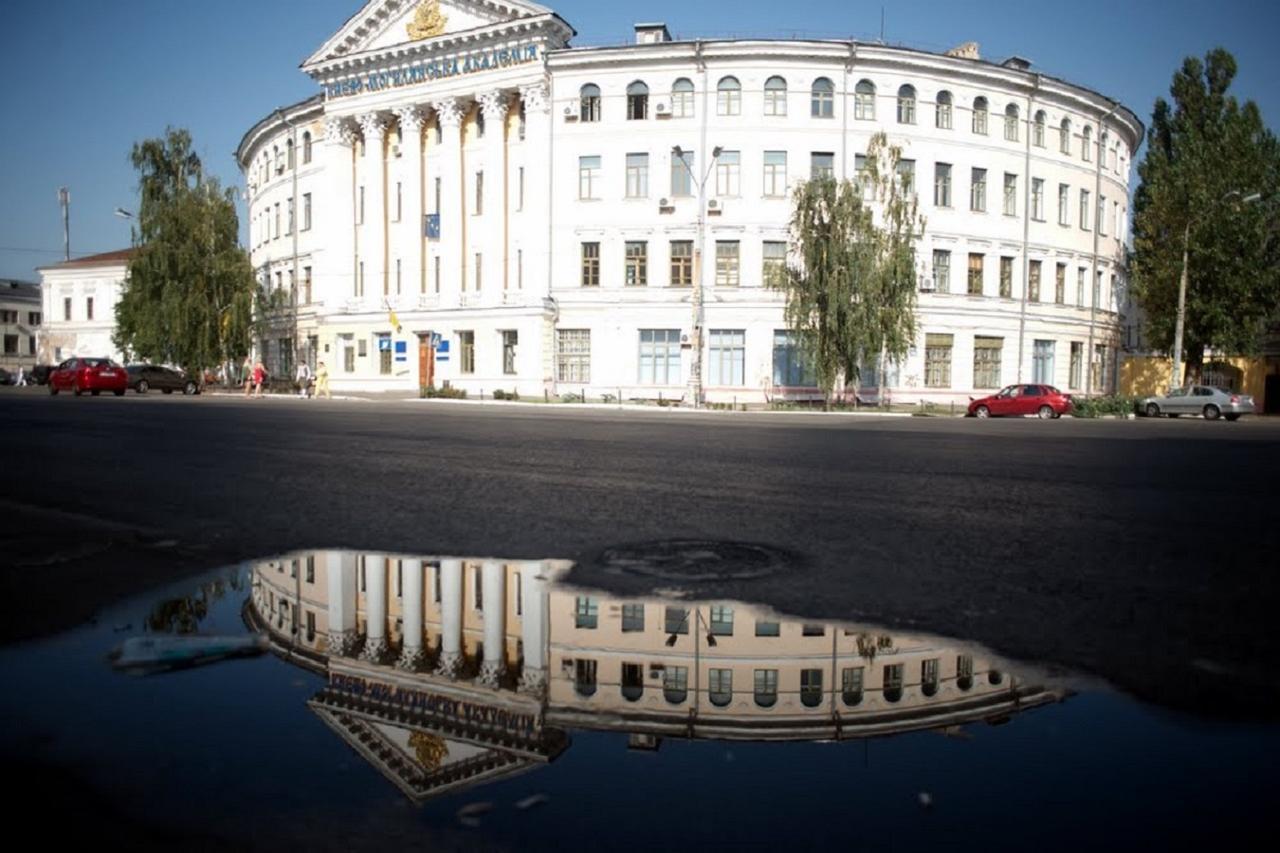 Podil Apart Near Poschtova Square History Center Киев Екстериор снимка